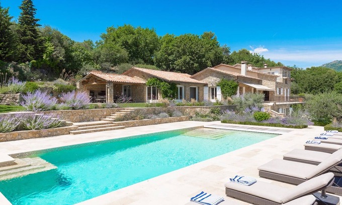 Le Rouret Villa | Villa de lujo con impresionantes vistas al mar en zona tranquila.