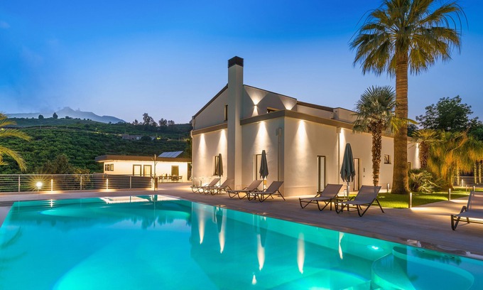 Mascali Villa | luxury villa with swimming pool in Mascali