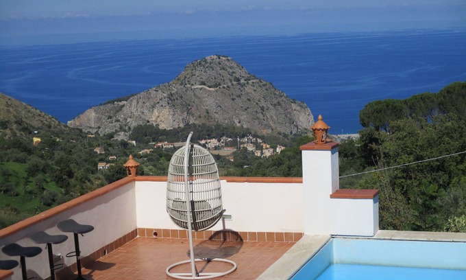 Cefalu Villa | Villas de lujo en Sicilia con piscina