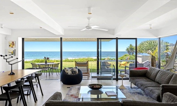 North Avoca Casa | Luxury Villas Reflections at North Avoca (Walk to the beach)