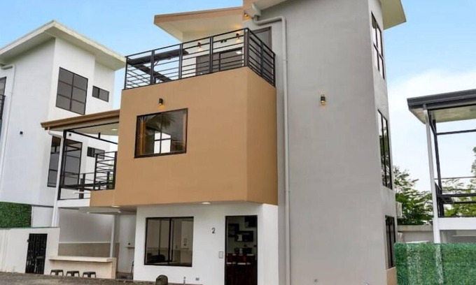 Villa Bonita Cabina | Luxury Volcano View! Private Pool & BBQ!