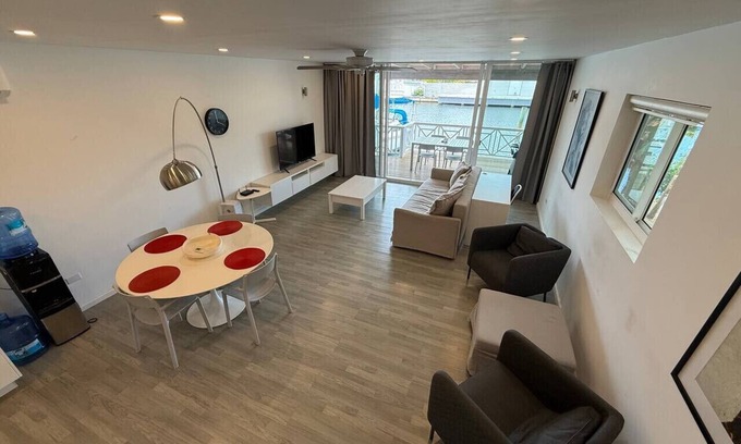Jolly Harbour Casa | Luxury Waterfront Villa 431F