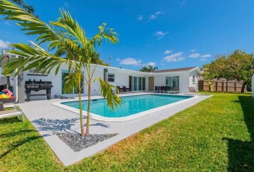 Garden Isles Casa | Luxury Waterfront Oasis in Pompano Beach