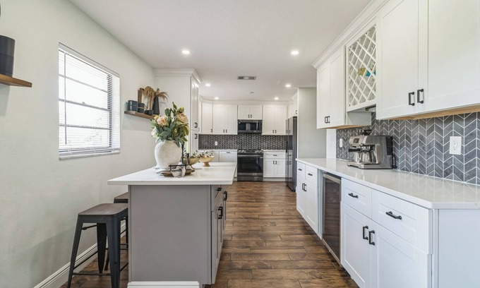 McGregor Casa | Luxury Waterfront Pool House – Easy Beach Access + Prime Fort Myers Location