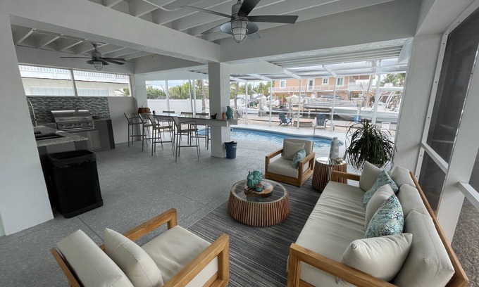 Key Largo Casa | Luxury Waterfront-Weekly Rental-Dock-Private Pool-Gated Community-Island Life!