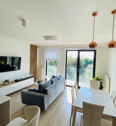 Czyzyny Apartamento | Luxury White Apartment in Park Lotników