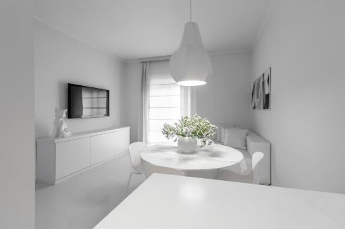 Salario Apartamento | Luxury White