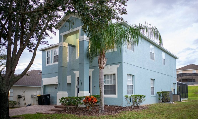 Legacy Park Casa | Luxury within steps to Disney-Fully Renovated