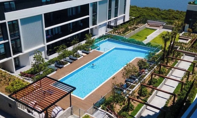 Woolooware Apartamento | Luxury Woolooware Apartment with Private Balcony, Bay Views & Resort Perks