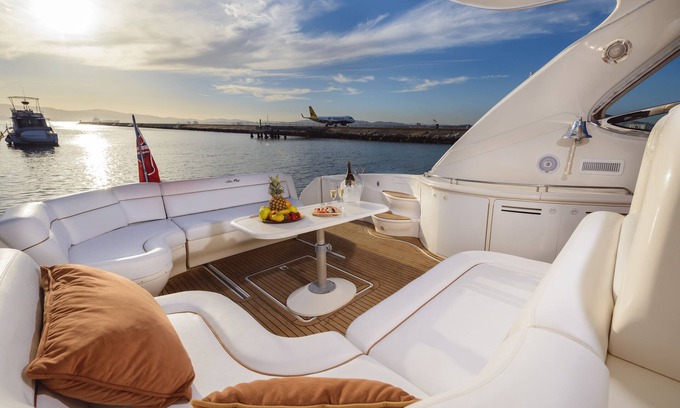 Gibraltar Alquiler De Eote | Luxury Yacht Hotel