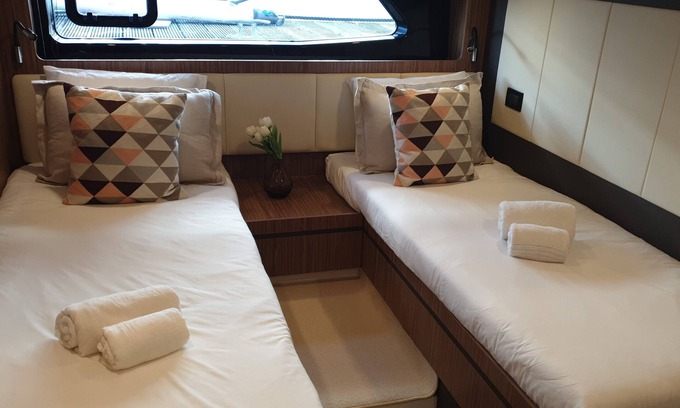 Cascais Alquiler De Eote | Luxury yacht in a romantic place