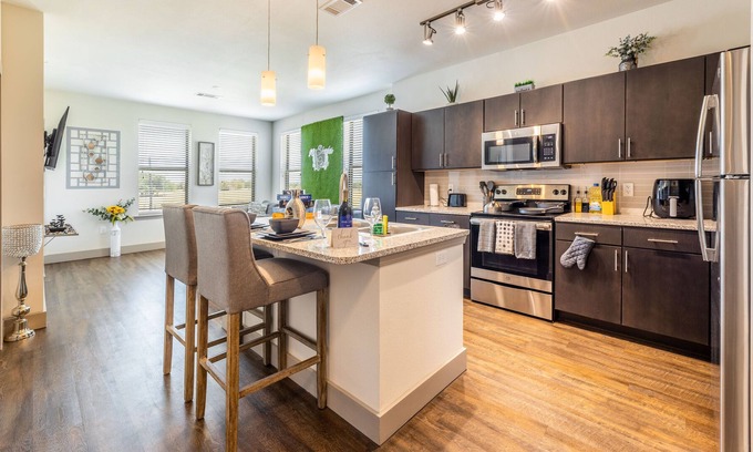 Haltom City Apartamento | Luxury1 BD- 20 minutes Downtown Fort Worth- Pet Friendly