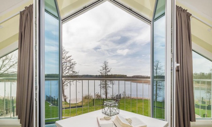 Krakow am See Casa | Luxus-See-Domizil mit Sauna, Kamin und Boot-130 qm für 6 Personen