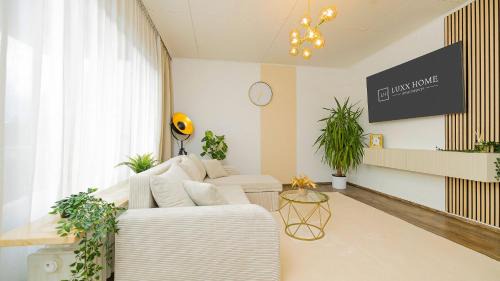 Unterallgau Apartamento | Luxx Home MM, Airport - Parkplatz - Küche - Balkon