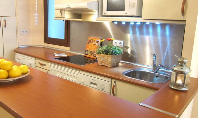 Prosperidad Apartamento | Luz con balcón en pleno Madrid
