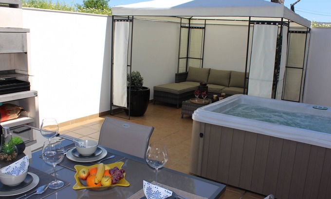 Luz de Tavira Apartamento | "Luz House" encantador apartamento con jacuzzi