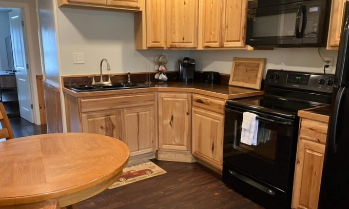 Lake Luzerne-Hadley Apartamento | Apartamento Luzerne Court