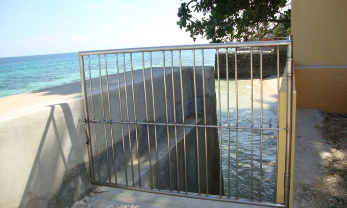 Oslob Casa | Luzmin BH - Beachfront Cottages