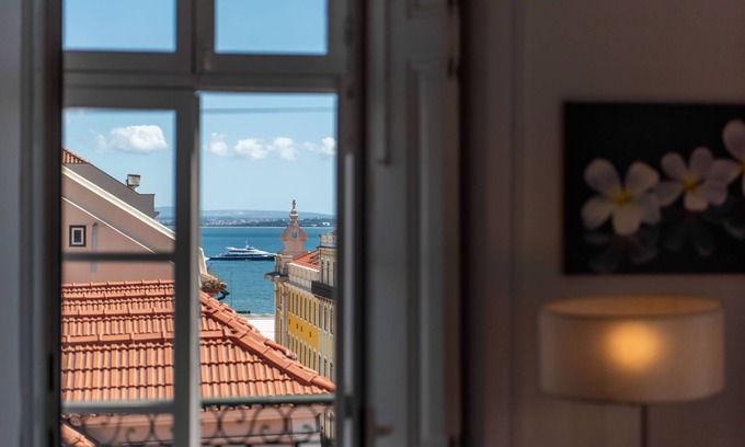 Santa Maria Maior Apartamento | LV Premier Baixa CN1