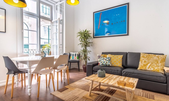 Sacramento Apartamento | LV Premier Chiado CH9- ascensor, balcones, centro