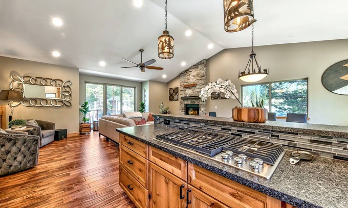 Tahoe Paradise Casa | Lx24 south lake tahoe brand new cabin vhr210131
