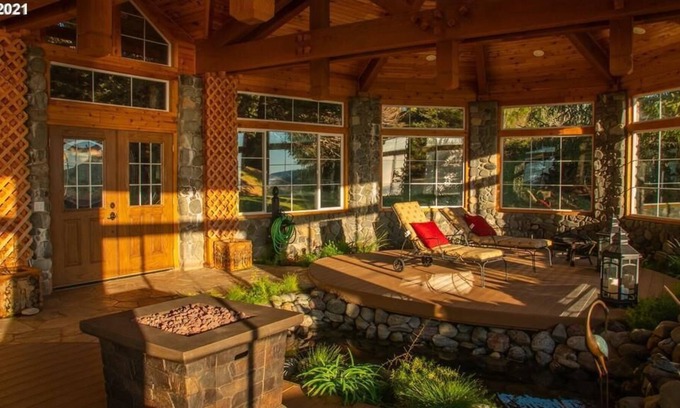 Port Orford Casa | Lx28: Gold Beach Oceanfront Estate