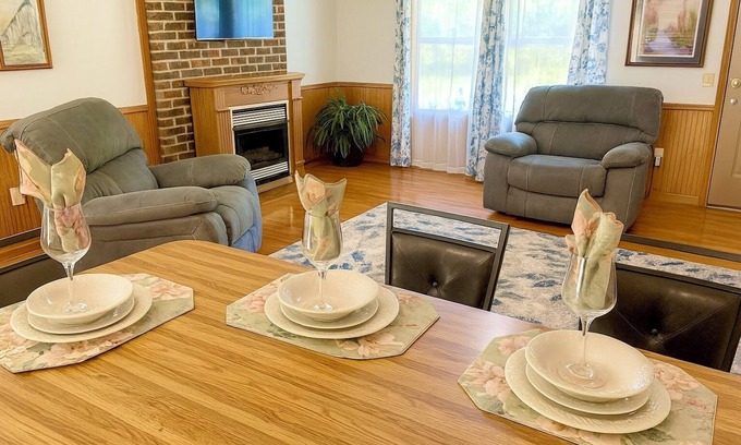 Pelham Cabina | Lydia's Lodge in Pelham