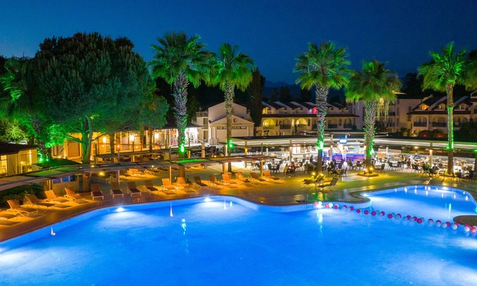 Yaniklar Complejo | Lykia Botanika Beach & Fun Club