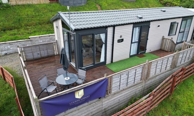 Evanton Otro | Lynton lodges