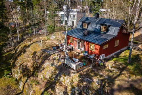 Saltsjo Boo Villa | Lyxigt hus i Stockholm med bastu och sjöutsikt