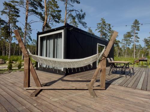 Korgessaare Apartamento | Männikumereääre with sea view and private beach