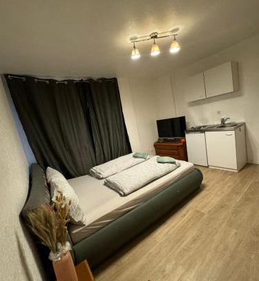 Lannesdorf Apartamento | Möbliertes Zimmer mit TV, Internet & kompletter Ausstattung in Bonn-Mehlem