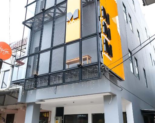 Binong Hotel | M Cabin Karawaci