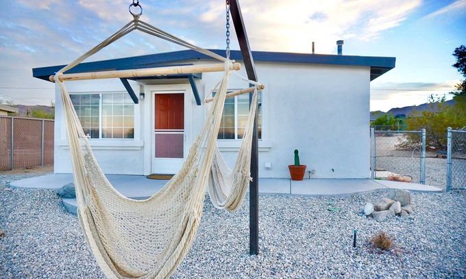 Twentynine Palms Casa | M&L Desert Cottage - ¡3 millas de la entrada norte de Joshua Tree!
