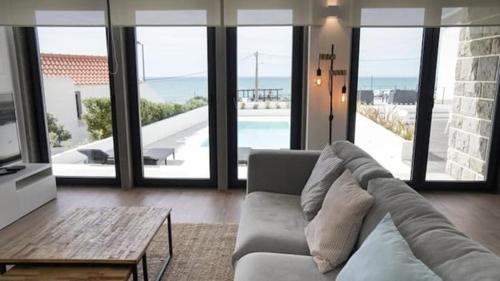 Praia das Macas Casa | Maçãs Home-Land Sea View at The Beach