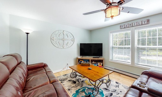 Boothbay Harbor Casa | Mabel's Maine Cottage