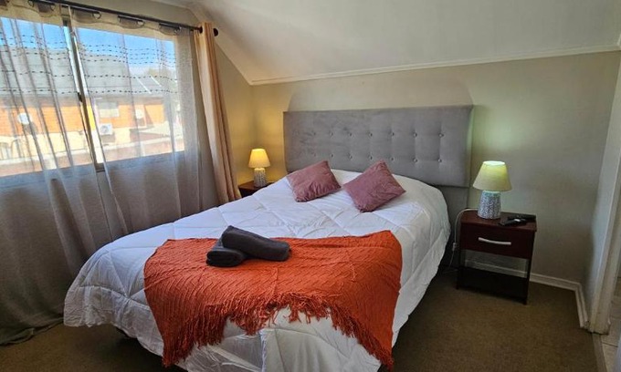 Machali Cama Y Desayuno | Machali Habitación Matrimonial con AIRE ACONDICIONADO Estacionamiento Privado