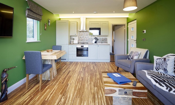 Fitling Cabina | MADAGASCAR, pet friendly, character holiday cottage in Burton Pidsea