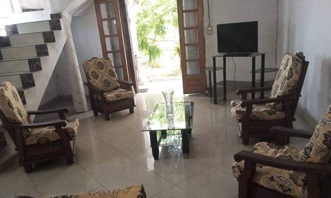Toamasina Cama Y Desayuno | House