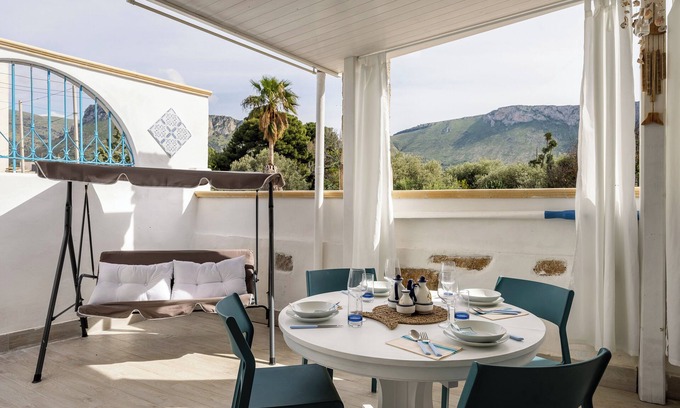 Terrasini Cama Y Desayuno | Madre Terra Airport Rooms and Suites