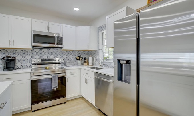 Citrus Isles Casa | Madrina's Cozy 3BR-1BA Spacious Backyard