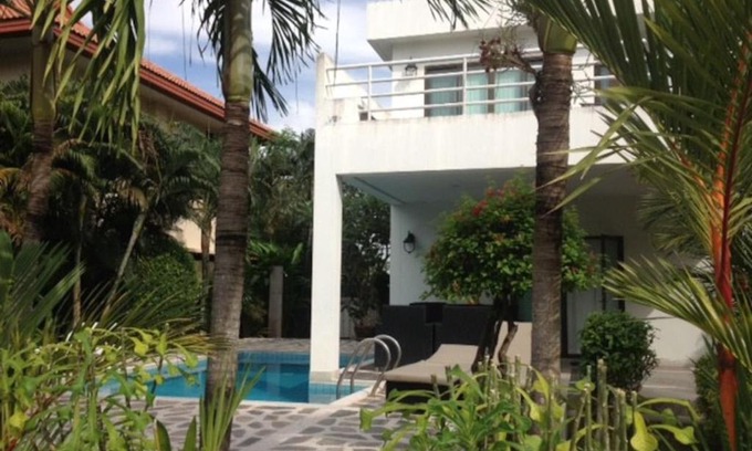 Kram Apartamento | Mae Phim -Beachfront living in a villa with a private pool !