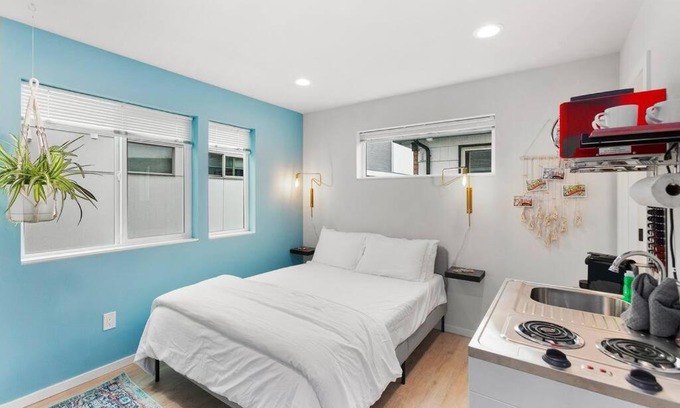 Whittier Heights Apartamento | Mae's sweet suite - Micro Studio - 91Walkscore