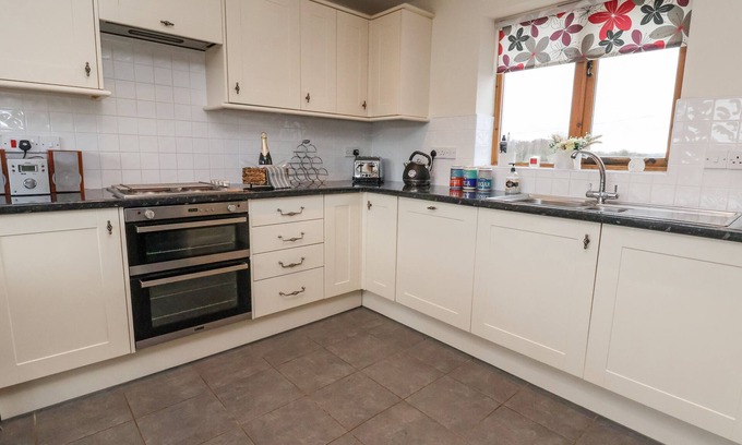 Gwaenysgor Near Prestatyn Casa | MAES YR HAF, admite mascotas, con chimenea en Prestatyn, Ref 977874