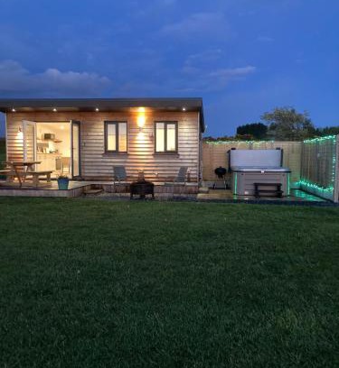 Llanon Cabina | MAESLLAN CABINS - 'Golwg Y Mor'