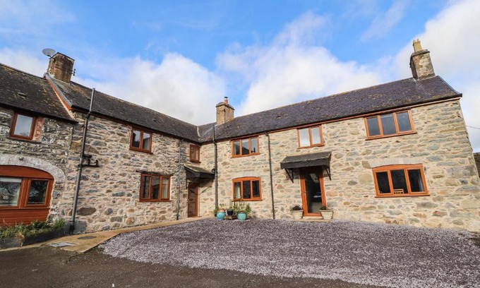 Ruthin Casa | Maestyddyn Farm House