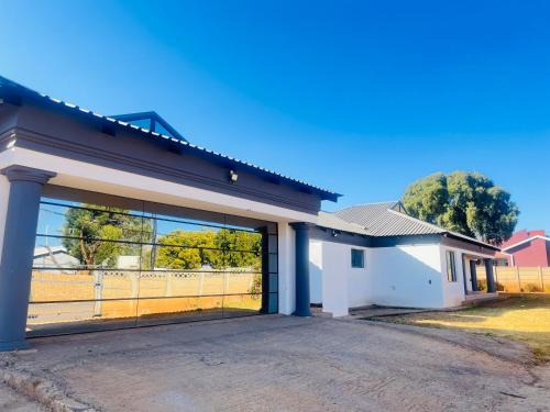 Zeerust Casa | Mafjoint2
