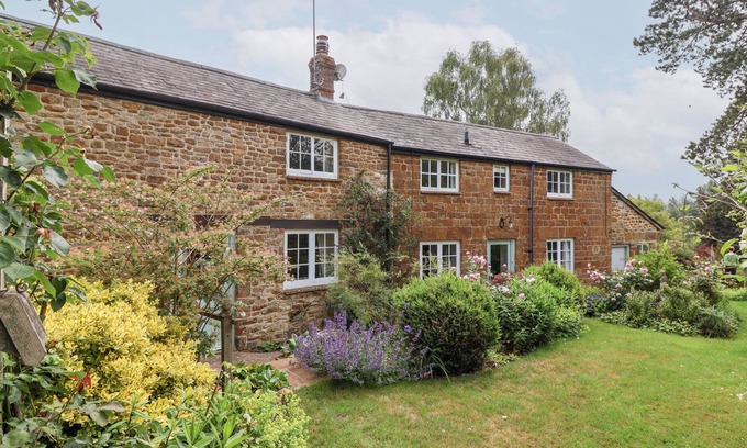 Hook Norton Cabaña | MAGDALEN COTTAGE, family friendly, with a garden in Hook Norton