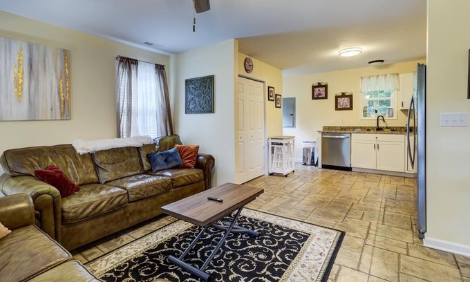 Wilmington Casa | Maggie's Midtown Bungalow