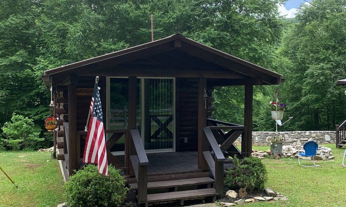 Cranberry Falls Cabina | Maggie Valley Cabin off the Blue Ridge Pkwy.